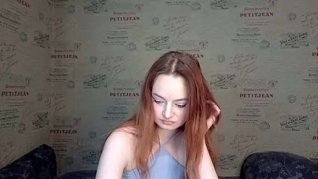 emi_less Chat XXX in diretta