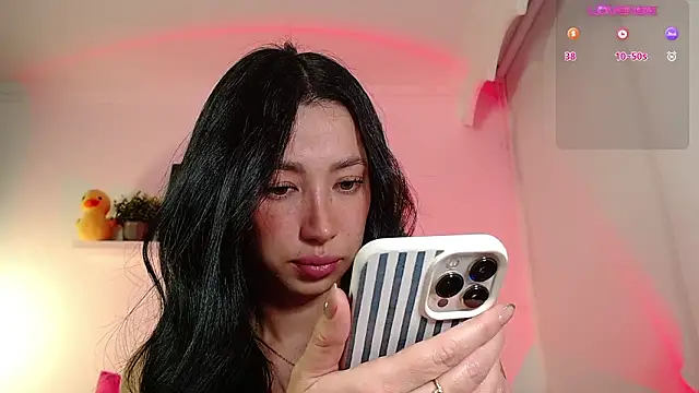 lilyy_evanss' Live XXX Chat