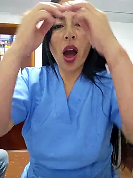 JustSamantha_ élő XXX-chatje