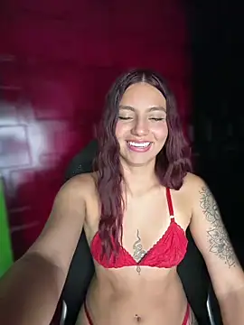 Chatroom XXX en direct de Emily-teen