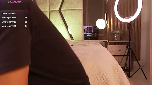 LiamDeepのライブXXXチャット