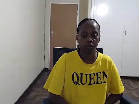 QUEENMANDYY's Live XXX Chat