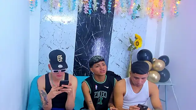 Show modela iaan_commerford na web-kameri