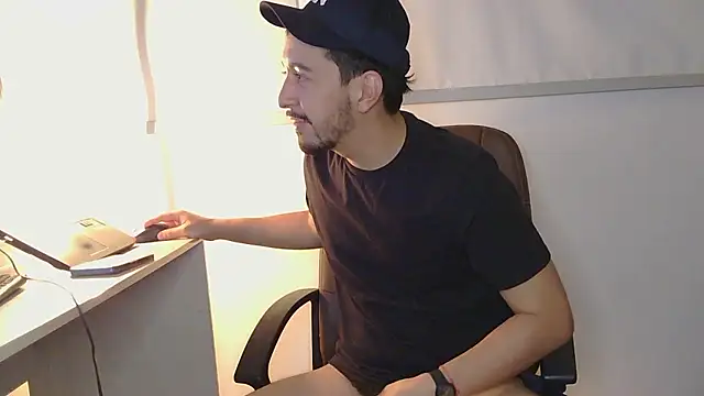 JoshuanDrocher's Live XXX Chat