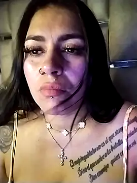 Chat XXX ao vivo de chelaqueen_