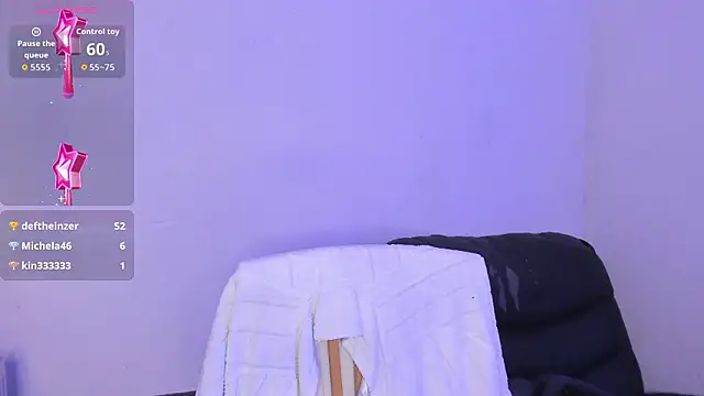 Naty_Mature_: διαδικτυακό σόου στην κάμερα