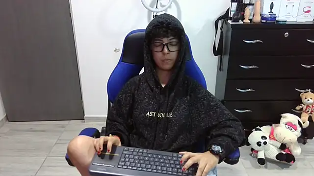 thomascooper7のライブXXXチャット