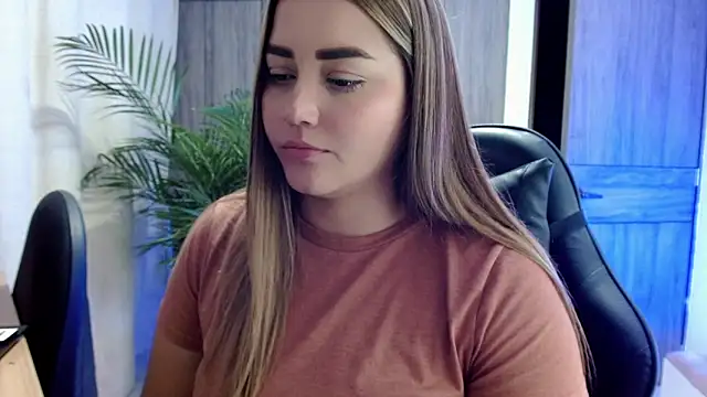 Lucia_star__ Obrolan Langsung XXX