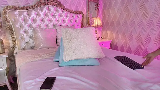 Bella_Smiith_ élő XXX-chatje