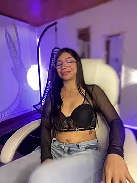 Maddy_Piink Live XXX-Chat