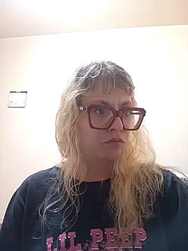 BlondieTamiのライブXXXチャット