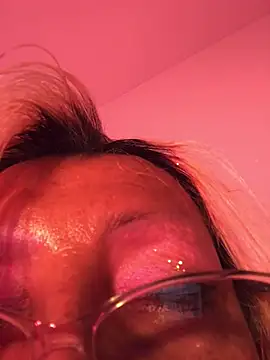 Vehe_Vehun: διαδικτυακό σόου στην κάμερα