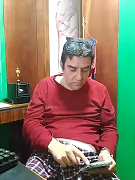 FernandoReuterG élő XXX-chatje