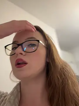 IsPlayfulMia live XXX chat