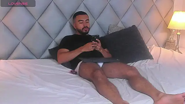 AaronVegaa Live XXX-chat