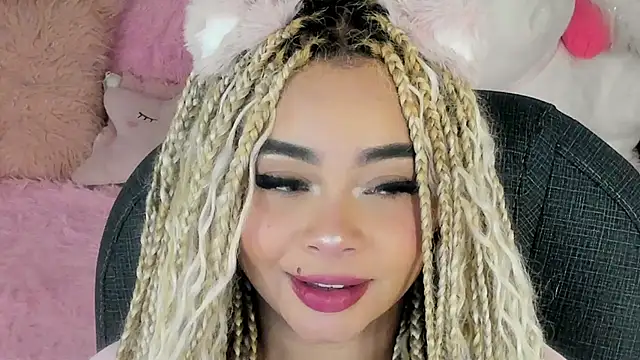 conny__curly লাইভ XXX চ্যাট