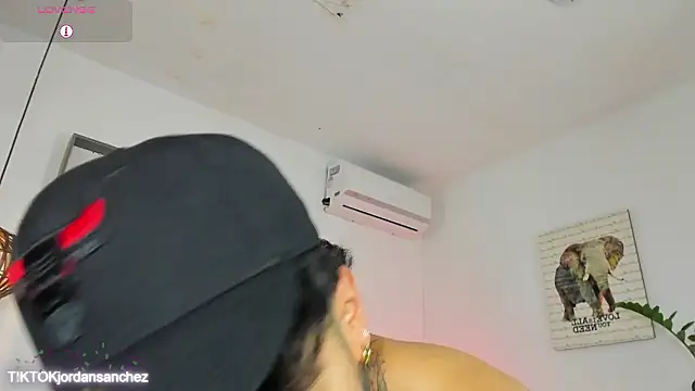 JordanSmiith_: онлайн-секс-чат