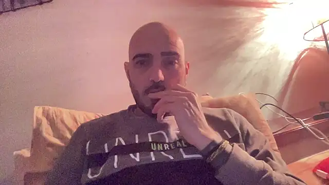 alessandromori91: онлайн-секс-чат