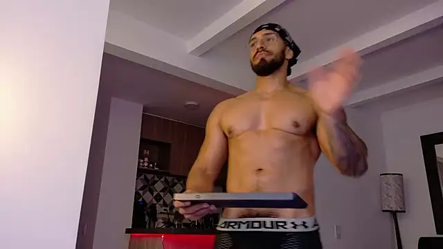 tony_muscle: онлайн-секс-чат