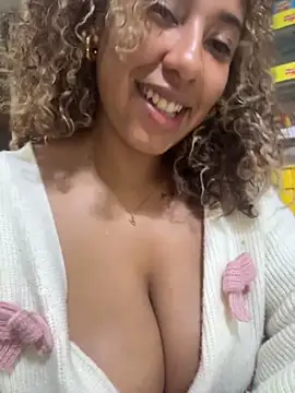 lauraltt live XXX chat