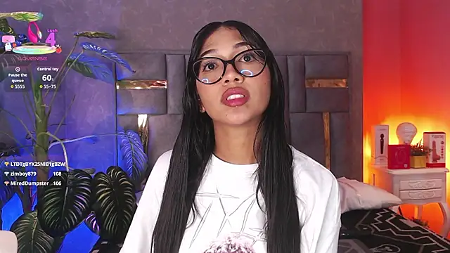 Tyla_Ks Chat XXX live