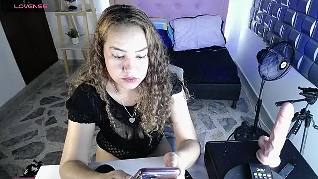 Dulce__Lovee: онлайн-секс-чат