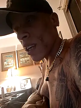 LaloSalamanca69のライブXXXチャット