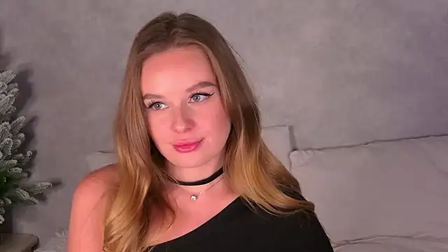 BeatriceEsmont's Live XXX Chat