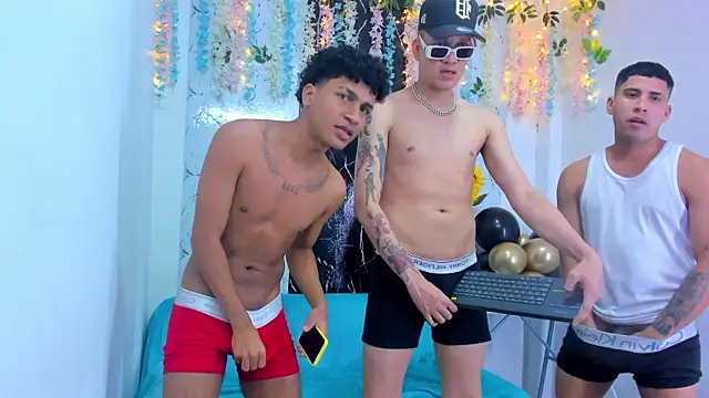 iaan_commerford élő XXX-chatje