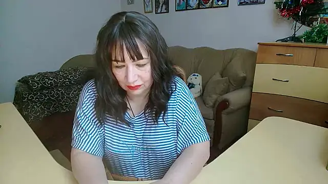 Lucretia_Goldi_ élő XXX-chatje