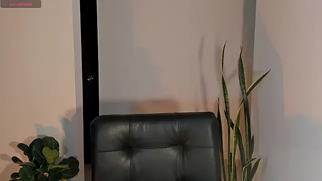 -Aiishaa-n Live XXX chat