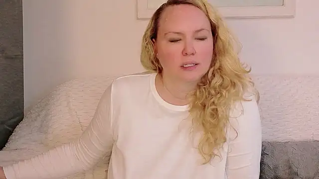 Онлайн чат XXX Sarah4you