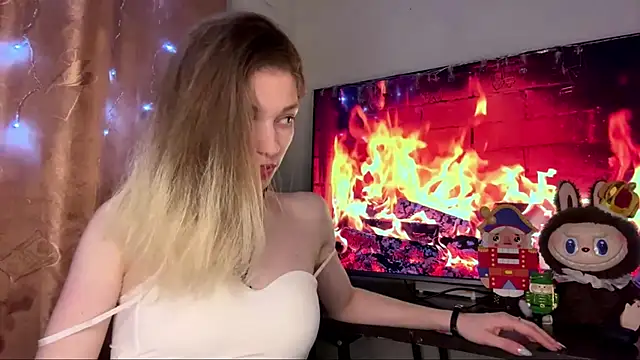 Онлайн чат XXX Ellyy_ly