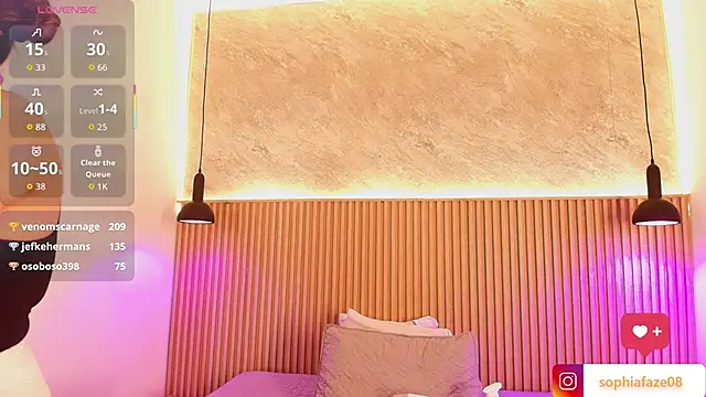 big_tits_in_your_face's Live XXX Chat