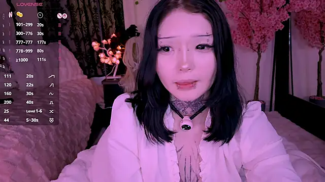 Lein_Bone Show in webcam