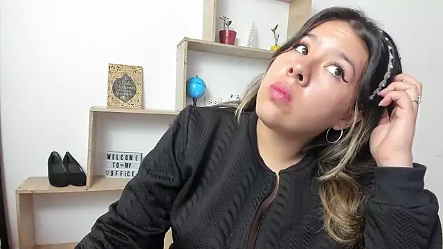 LinaBrowm Chat XXX in diretta