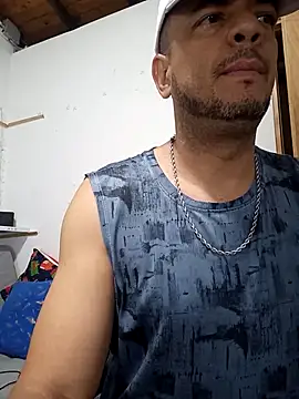latinmartin73's Live XXX Chat