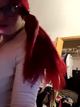 Chat +18 de sissytrapdolly24 ao vivo