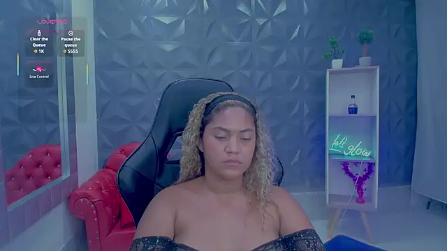 Cristal_War Pertunjukan Webcam