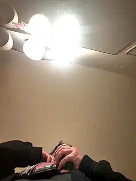 1n0nlythroat's Live XXX Chat