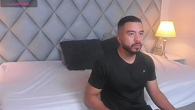 Chat XXX en directo de AaronVegaa