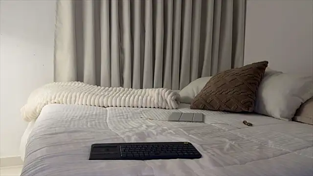 Miia_Vega_ live XXX chat