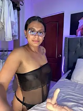 ema_zoe's Live XXX Chat