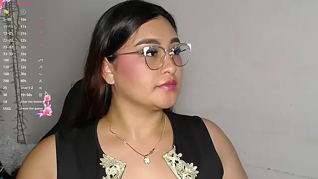 XXX chat uživo modela heluejamil