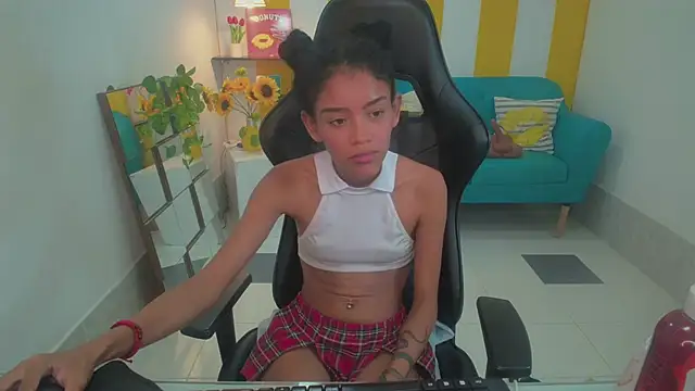 XXX chat uživo modela adisson_petite1