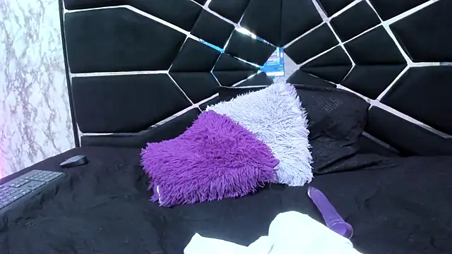 HOTTIE_MIA_ Chat XXX live