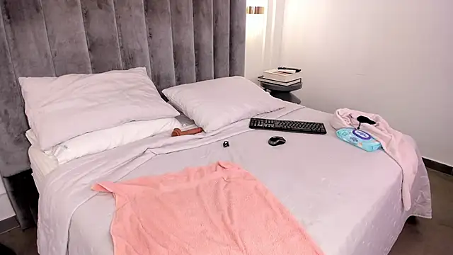 SaraLexxx: вебкам-шоу