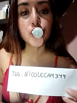 Nicole3444: онлайн-секс-чат