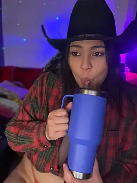 miacanela_xo élő XXX-chatje