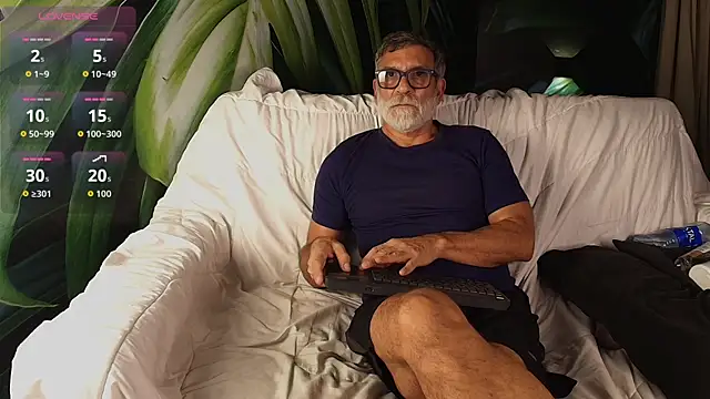 LukeCrews' Live XXX Chat